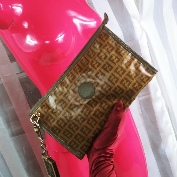 ❗SALE❗ CLUTCH-CROSSBODY FENDI ZUCCA 🔼 - Picture 5 of 16